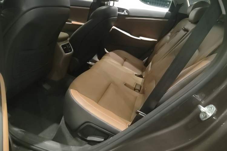 Used Hyundai Tucson 2015 1.6T Dual-Clutch Four-Wheel Drive Flagship Model Left Rear Seat
