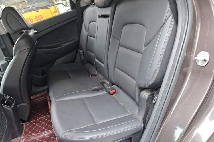 Used Hyundai Tucson 2015 1.6T Dual-Clutch Two-Wheel-Drive Smart Model Left Rear Seat