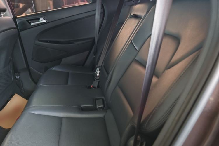 Used Hyundai Tucson 2015 1.6T Dual-Clutch Two-Wheel-Drive Smart Model Left Rear Seat