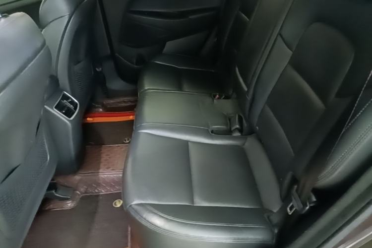 Used Hyundai Tucson 2015 1.6T Dual-Clutch Two-Wheel-Drive Smart Model Left Rear Seat