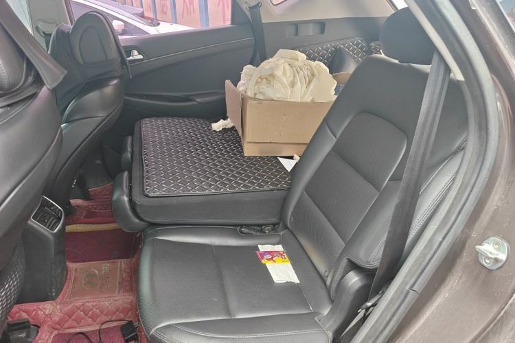 Used Hyundai Tucson 2015 1.6T Dual-Clutch Two-Wheel-Drive Smart Model Left Rear Seat