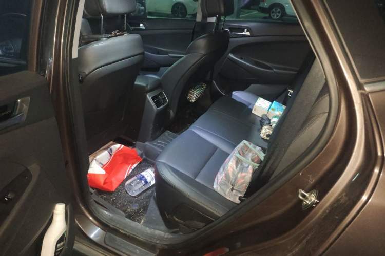 Used Hyundai Tucson 2015 1.6T Dual-Clutch Two-Wheel-Drive Leading Model Left Rear Seat