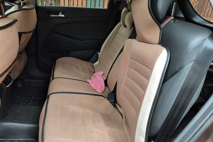 Used Hyundai Tucson 2015 1.6T Dual-Clutch Two-Wheel-Drive Smart Model Left Rear Seat