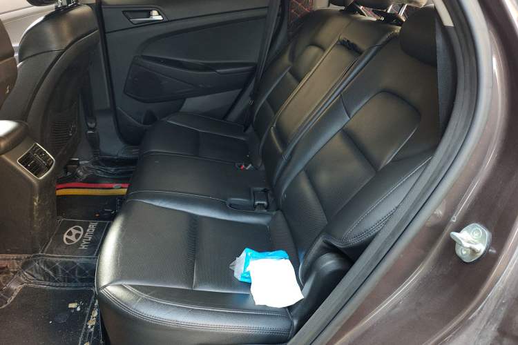 Used Hyundai Tucson 2015 1.6T Dual-Clutch Two-Wheel-Drive Smart Model Left Rear Seat