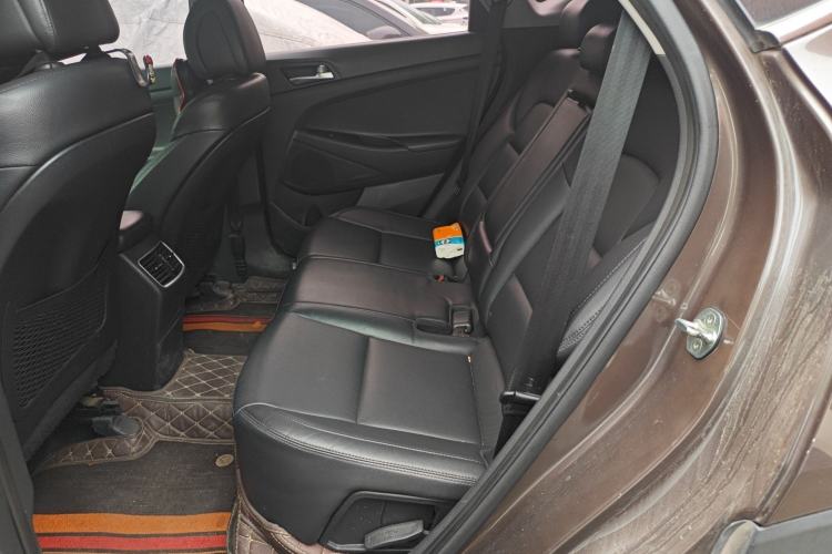 Used Hyundai Tucson 2015 1.6T Dual-Clutch Two-Wheel-Drive Smart Model Left Rear Seat