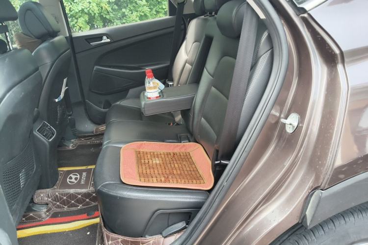 Used Hyundai Tucson 2015 1.6T Dual-Clutch Two-Wheel-Drive Smart Model Left Rear Seat