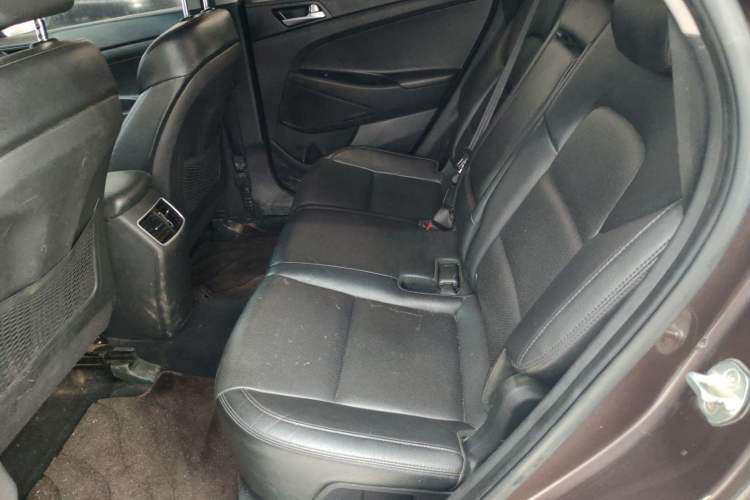 Used Hyundai Tucson 2015 1.6T Dual-Clutch Two-Wheel-Drive Smart Model Left Rear Seat