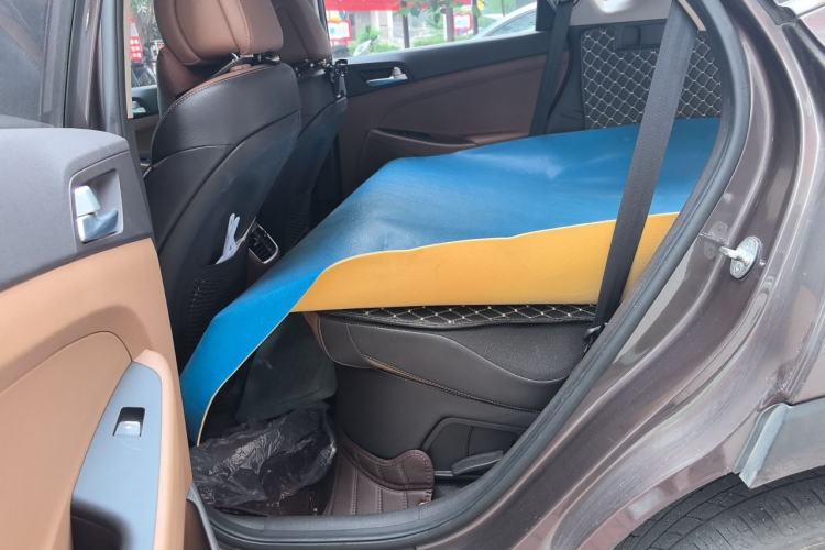 Used Hyundai Tucson 2015 1.6T Dual-Clutch Two-Wheel-Drive Smart Model Left Rear Seat