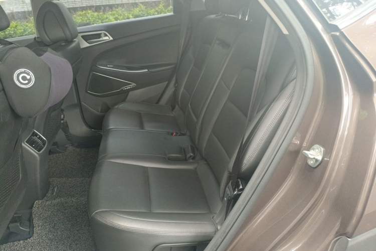 Used Hyundai Tucson 2015 1.6T Dual-Clutch Two-Wheel-Drive Smart Model Left Rear Seat