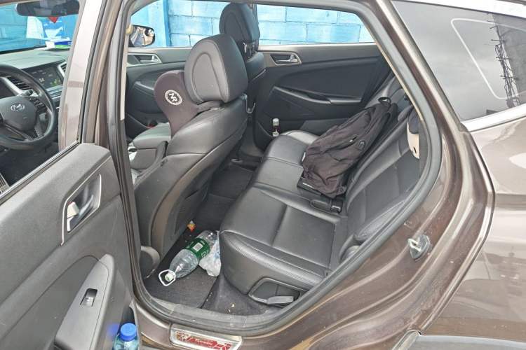 Used Hyundai Tucson 2015 1.6T Dual-Clutch Two-Wheel-Drive Smart Model Left Rear Seat