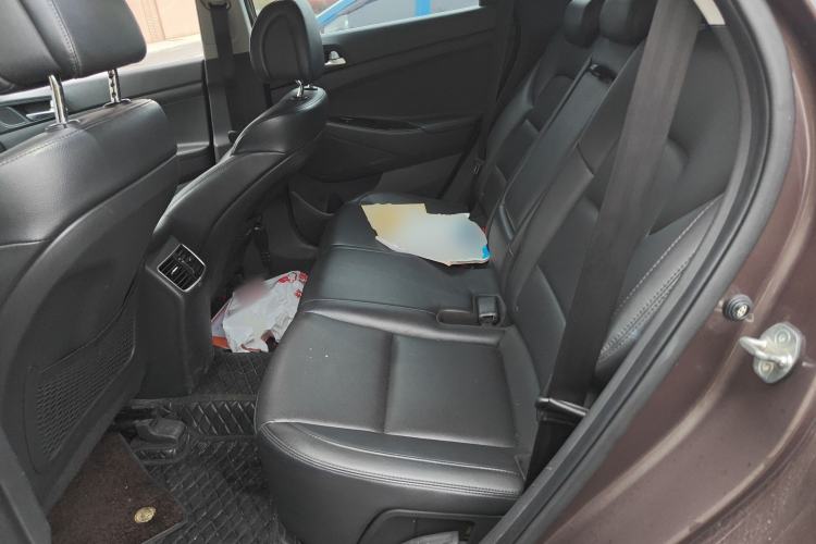 Used Hyundai Tucson 2015 1.6T Dual-Clutch Two-Wheel-Drive Smart Model Left Rear Seat