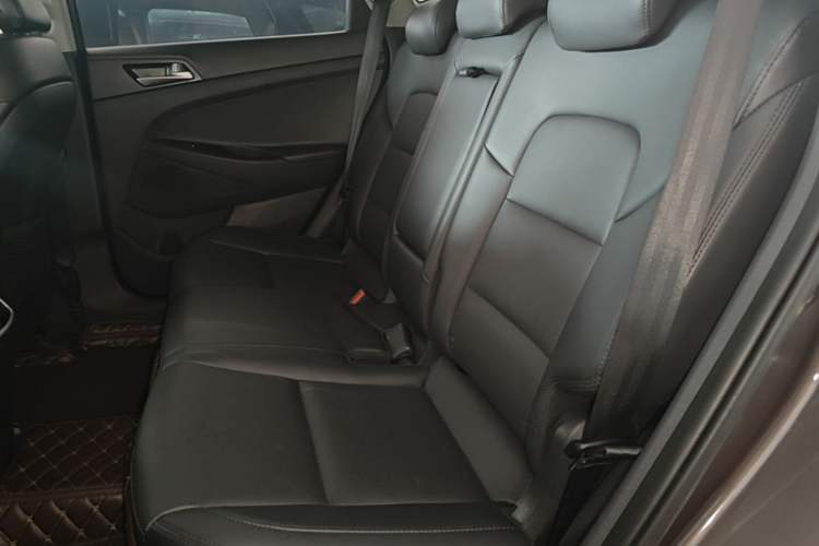 Used Hyundai Tucson 2015 1.6T Dual-Clutch Two-Wheel-Drive Smart Model Left Rear Seat
