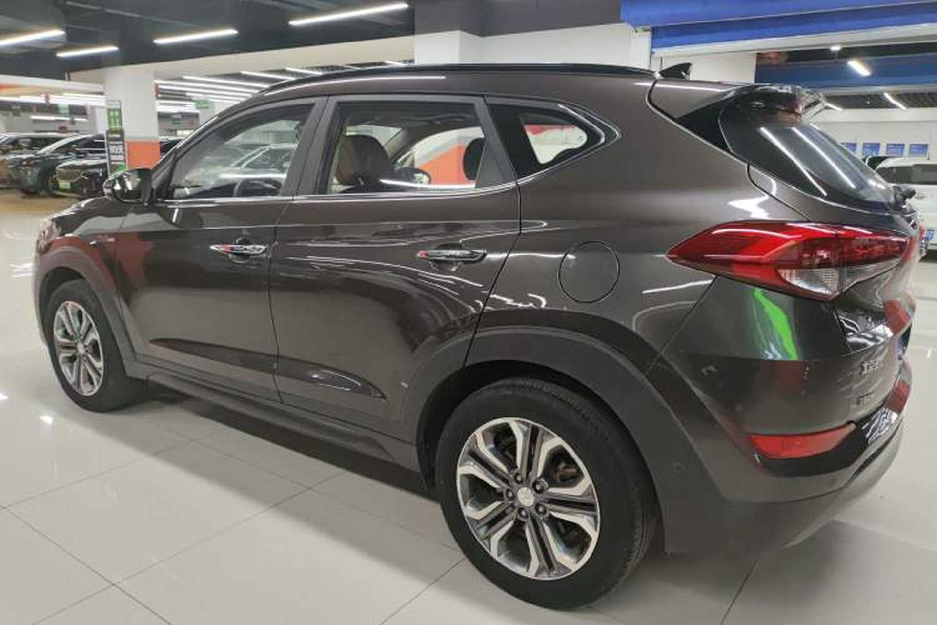 Used Hyundai Tucson 2015 1.6T Dual-Clutch Four-Wheel Drive Flagship Model Left Side