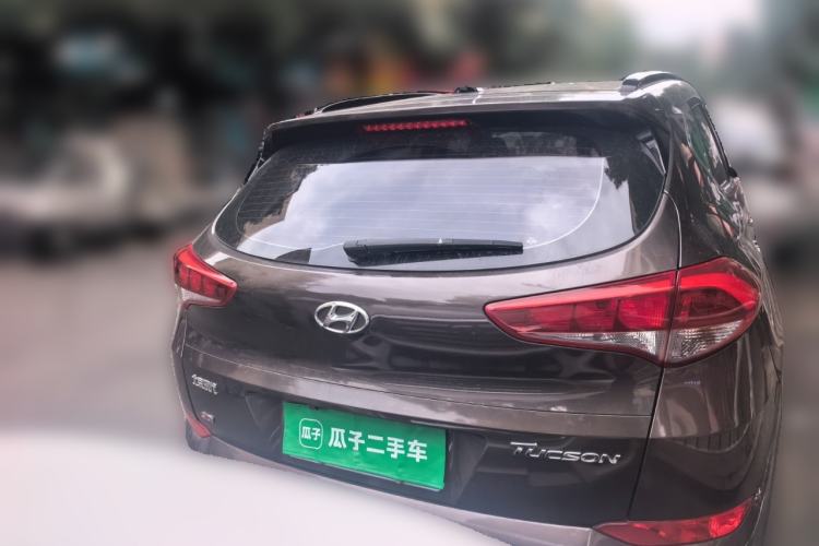 Used Hyundai Tucson 2015 2.0L Automatic Two-Wheel Drive Smart Version Rear