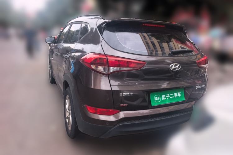 Used Hyundai Tucson 2015 2.0L Automatic Two-Wheel Drive Smart Version Rear Left 45 Deg
