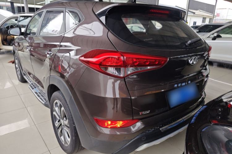 Used Hyundai Tucson 2015 1.6T Dual-Clutch Two-Wheel-Drive Leading Model Rear Left 45 Deg