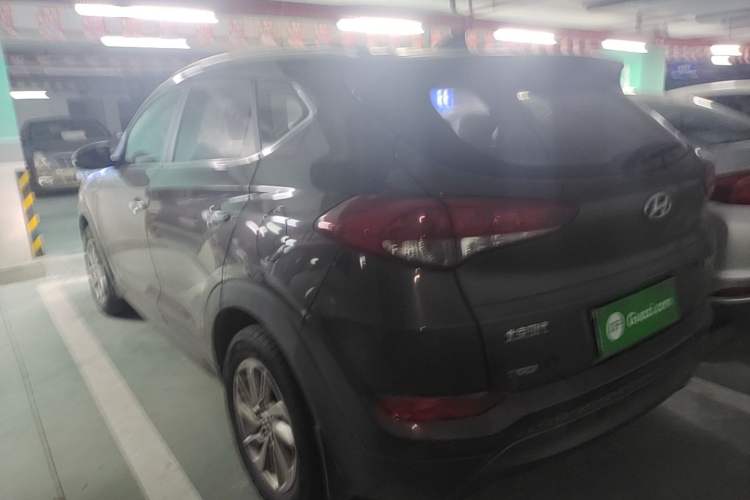 Used Hyundai Tucson 2015 1.6T Dual-Clutch Two-Wheel-Drive Smart Model Rear Left 45 Deg