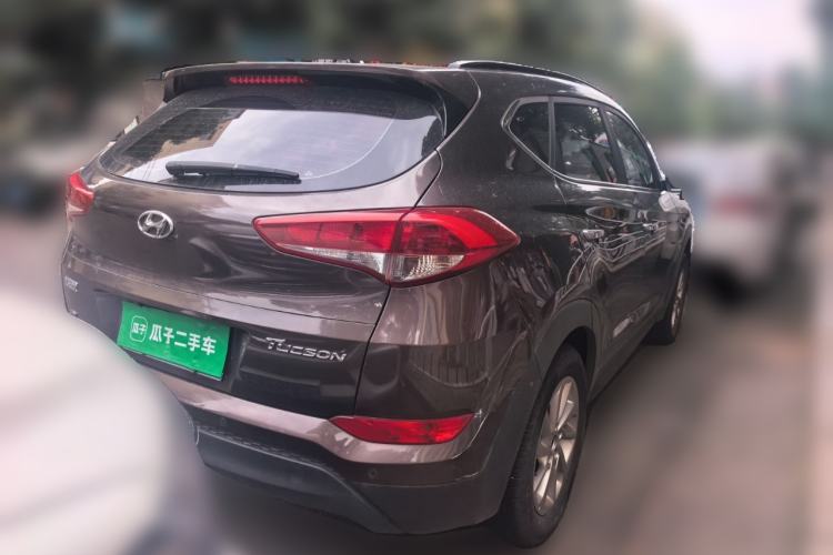 Used Hyundai Tucson 2015 2.0L Automatic Two-Wheel Drive Smart Version Rear Right 45 Deg