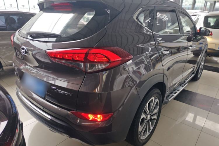 Used Hyundai Tucson 2015 1.6T Dual-Clutch Two-Wheel-Drive Leading Model Rear Right 45 Deg