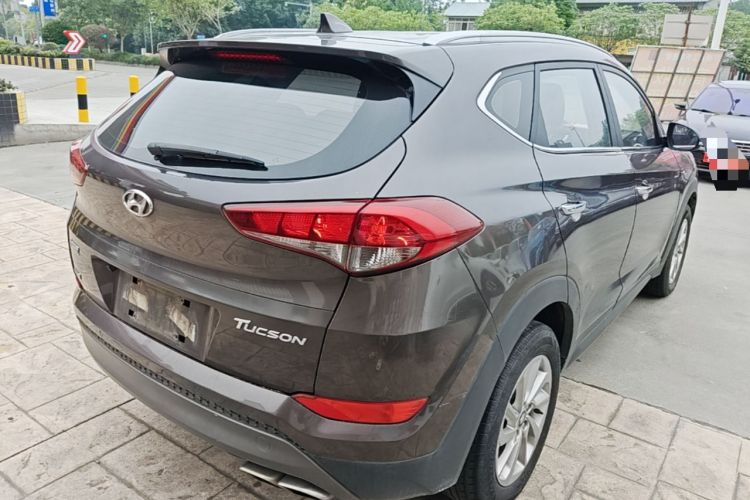 Used Hyundai Tucson 2015 1.6T Dual-Clutch Two-Wheel-Drive Smart Model Rear Right 45 Deg