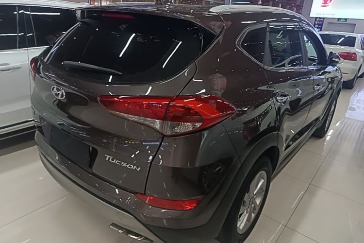 Used Hyundai Tucson 2015 1.6T Dual-Clutch Two-Wheel-Drive Smart Model Rear Right 45 Deg