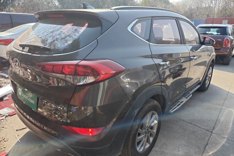 Used Hyundai Tucson 2015 1.6T Dual-Clutch Two-Wheel-Drive Smart Model Rear Right 45 Deg
