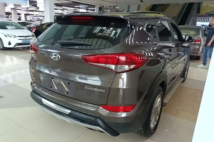 Used Hyundai Tucson 2015 1.6T Dual-Clutch Two-Wheel-Drive Smart Model Rear Right 45 Deg