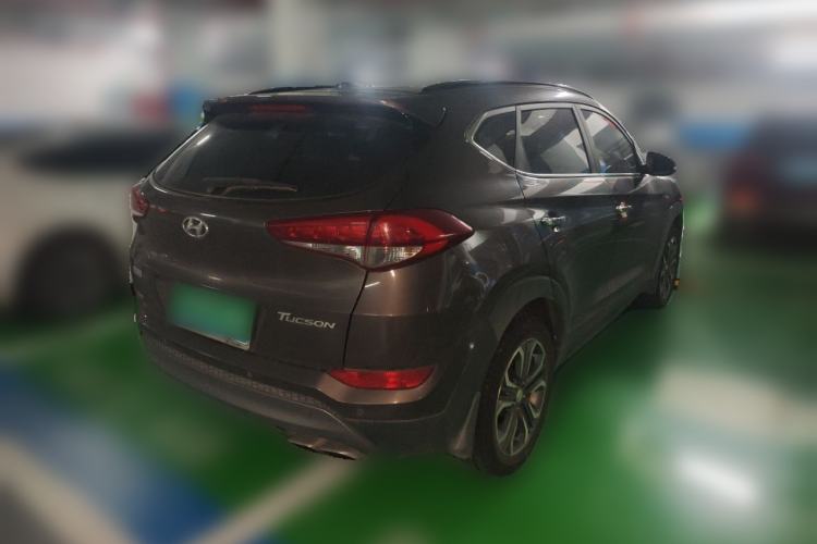 Used Hyundai Tucson 2015 1.6T Dual-Clutch Two-Wheel-Drive Leading Model Rear Right 45 Deg