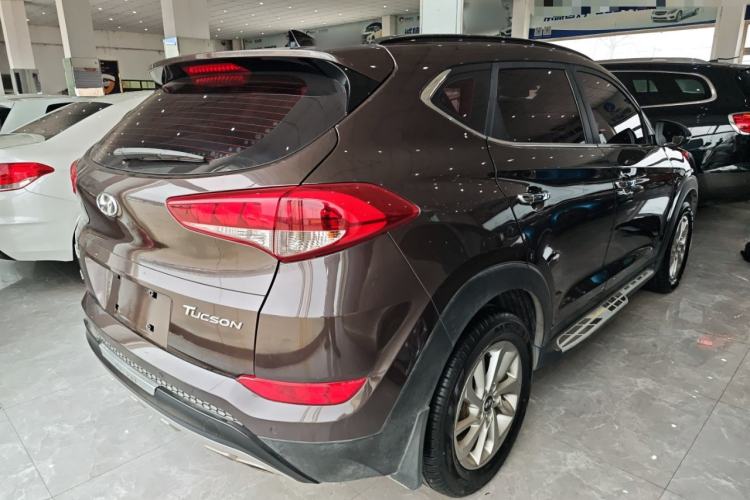 Used Hyundai Tucson 2015 1.6T Dual-Clutch Two-Wheel-Drive Smart Model Rear Right 45 Deg