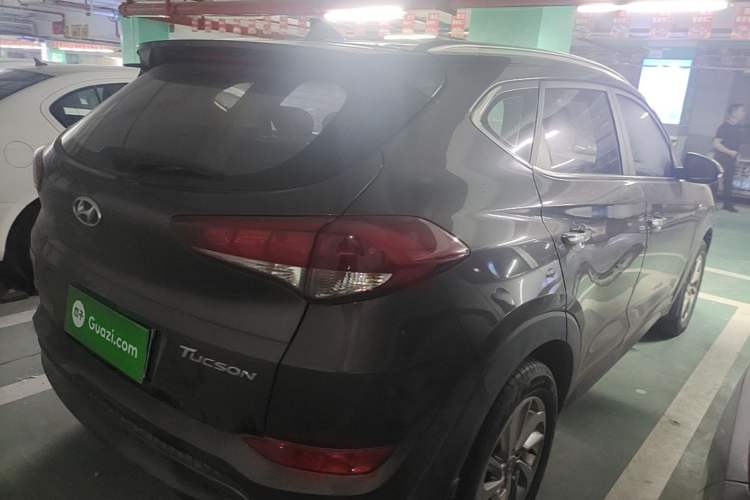 Used Hyundai Tucson 2015 1.6T Dual-Clutch Two-Wheel-Drive Smart Model Rear Right 45 Deg