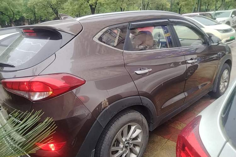 Used Hyundai Tucson 2015 1.6T Dual-Clutch Two-Wheel-Drive Smart Model Rear Right 45 Deg
