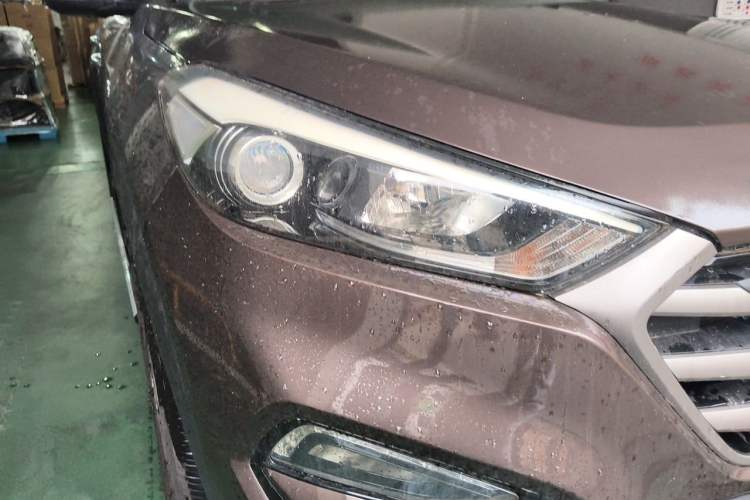 Used Hyundai Tucson 2015 1.6T Dual-Clutch Two-Wheel-Drive Smart Model Right Front Headlight
