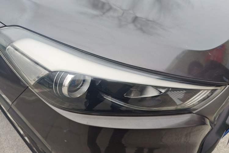 Used Hyundai Tucson 2015 1.6T Dual-Clutch Two-Wheel-Drive Smart Model Right Front Headlight