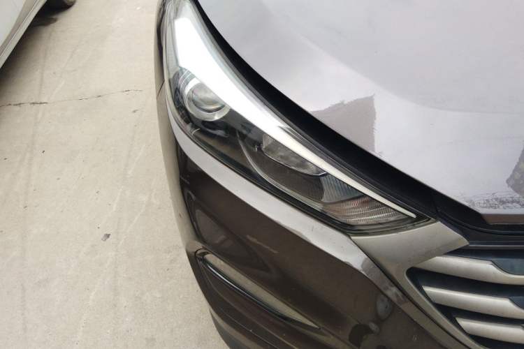 Used Hyundai Tucson 2015 1.6T Dual-Clutch Two-Wheel-Drive Smart Model Right Front Headlight