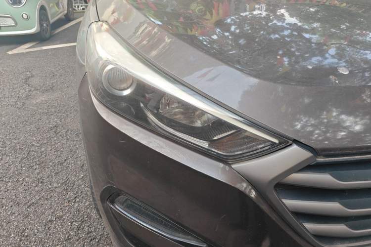 Used Hyundai Tucson 2015 1.6T Dual-Clutch Two-Wheel-Drive Smart Model Right Front Headlight