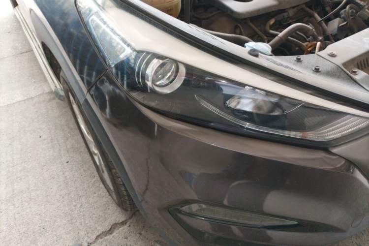 Used Hyundai Tucson 2015 1.6T Dual-Clutch Two-Wheel-Drive Smart Model Right Front Headlight