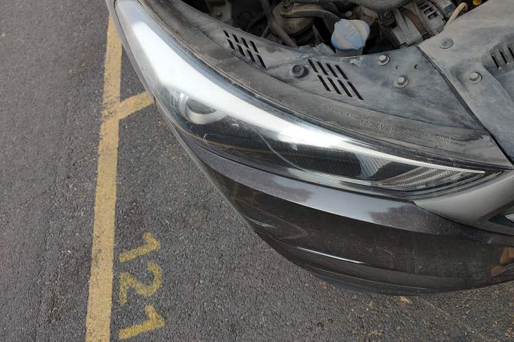 Used Hyundai Tucson 2015 1.6T Dual-Clutch Two-Wheel-Drive Smart Model Right Front Headlight
