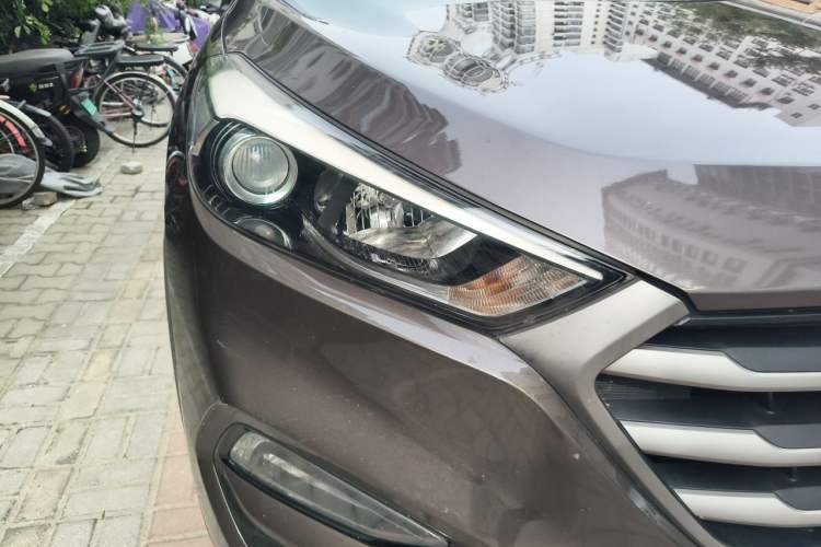 Used Hyundai Tucson 2015 1.6T Dual-Clutch Two-Wheel-Drive Smart Model Right Front Headlight