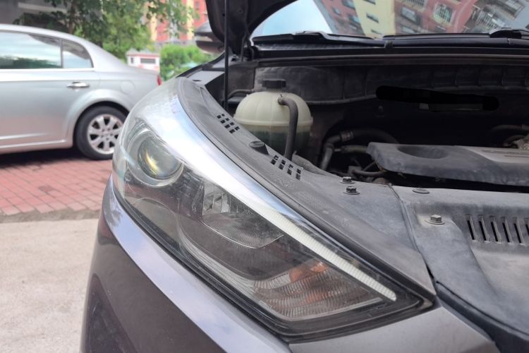 Used Hyundai Tucson 2015 1.6T Dual-Clutch Two-Wheel-Drive Smart Model Right Front Headlight