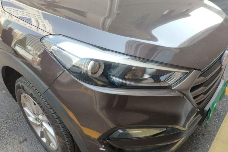 Used Hyundai Tucson 2015 1.6T Dual-Clutch Two-Wheel-Drive Smart Model Right Front Headlight