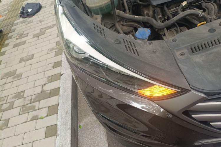 Used Hyundai Tucson 2015 1.6T Dual-Clutch Two-Wheel-Drive Smart Model Right Front Headlight