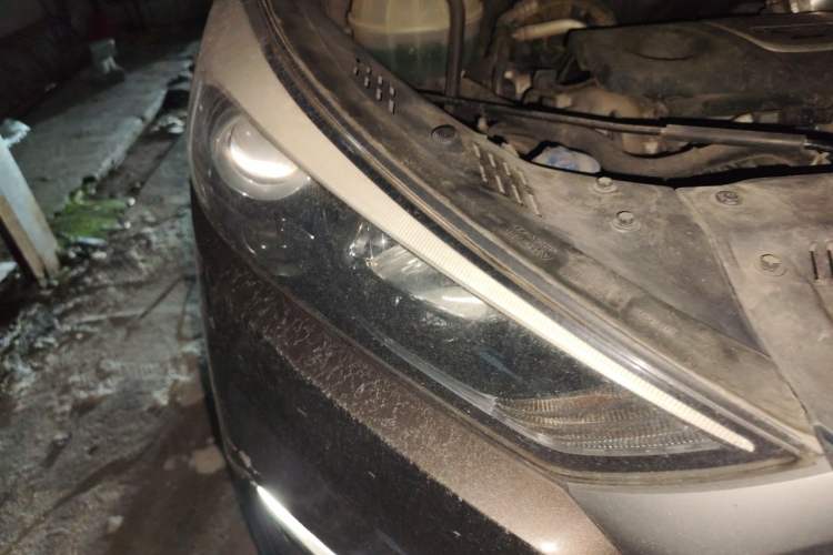 Used Hyundai Tucson 2015 1.6T Dual-Clutch Two-Wheel-Drive Leading Model Right Front Headlight