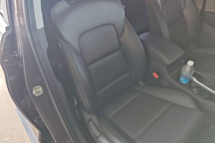 Used Hyundai Tucson 2015 1.6T Dual-Clutch Two-Wheel-Drive Smart Model Right Front Seat
