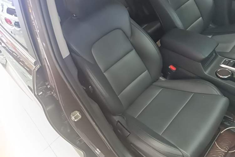 Used Hyundai Tucson 2015 1.6T Dual-Clutch Two-Wheel-Drive Smart Model Right Front Seat