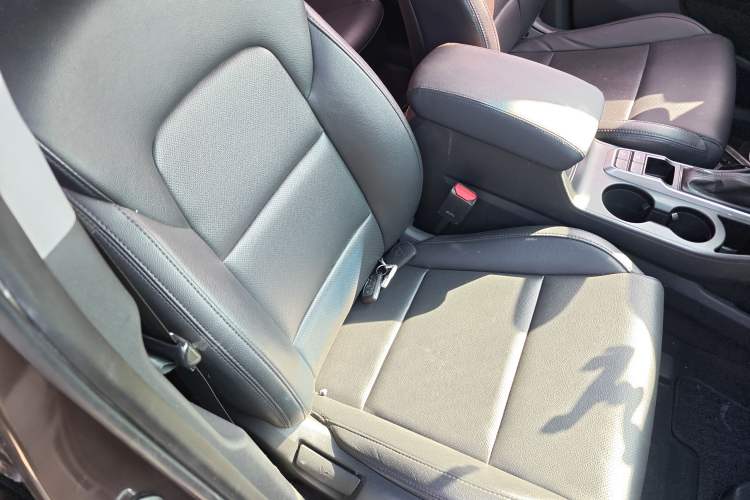 Used Hyundai Tucson 2015 1.6T Dual-Clutch Two-Wheel-Drive Smart Model Right Front Seat