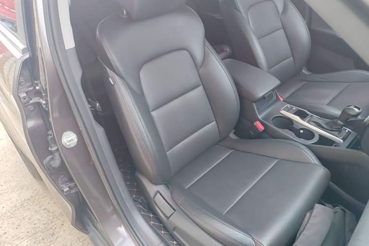 Used Hyundai Tucson 2015 1.6T Dual-Clutch Two-Wheel-Drive Smart Model Right Front Seat