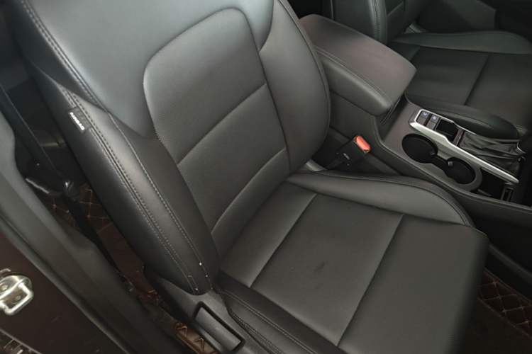Used Hyundai Tucson 2015 1.6T Dual-Clutch Two-Wheel-Drive Smart Model Right Front Seat