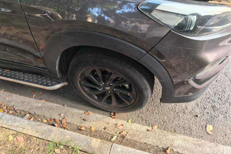 Used Hyundai Tucson 2015 1.6T Dual-Clutch Two-Wheel-Drive Smart Model Right Front Wheel Hub