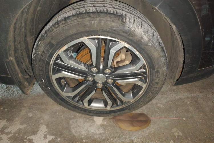 Used Hyundai Tucson 2015 1.6T Dual-Clutch Two-Wheel-Drive Leading Model Right Front Wheel Hub