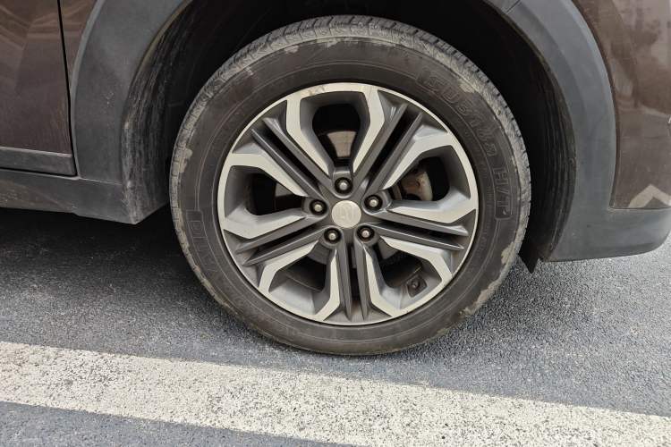 Used Hyundai Tucson 2015 1.6T Dual-Clutch All-Wheel-Drive Premium Model Right Front Wheel Hub